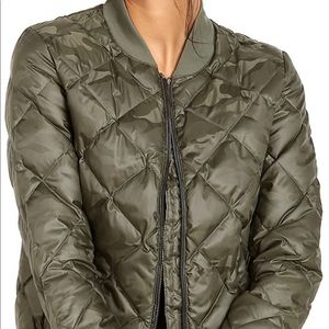 Alo bomber jacket in jungle camp